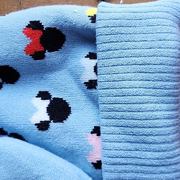 Minnie Mouse Licensed Toddler Knit Beanie Hat & Mitten Set - Picture 5 of 10